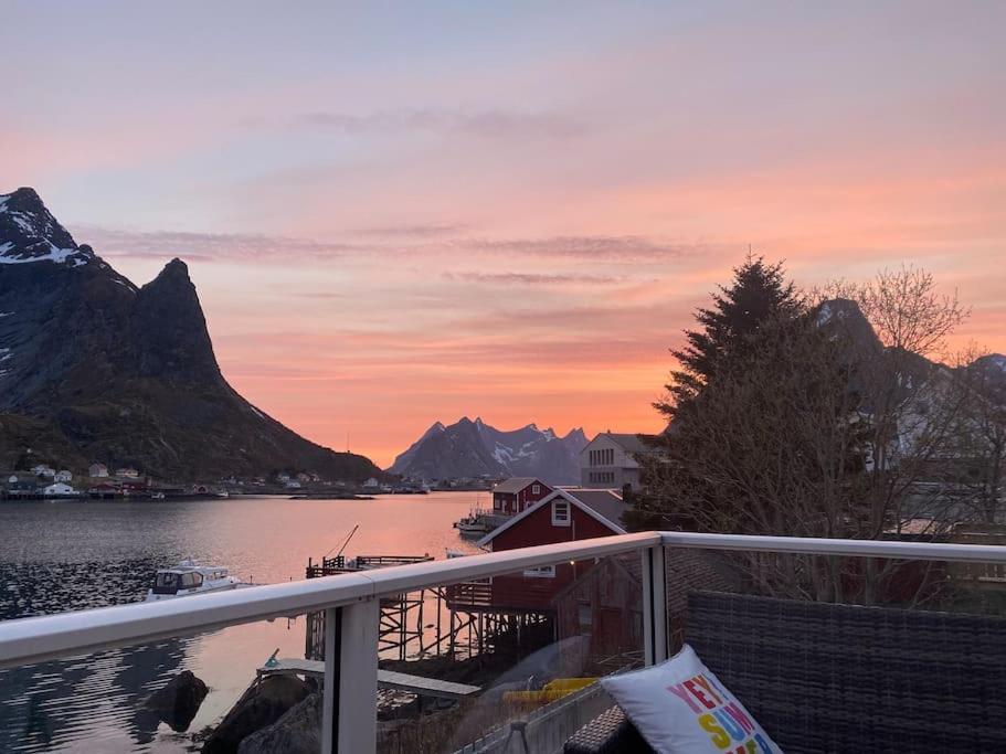 Reine Retro Villa - Cozy Villa With A Fantastic View Luaran gambar